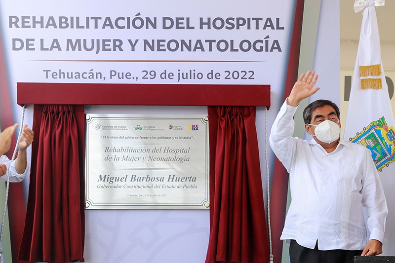 Barbosa rehabilita el Hospital de la Mujer e inaugura el Museo de la Evolución en Tehuacán