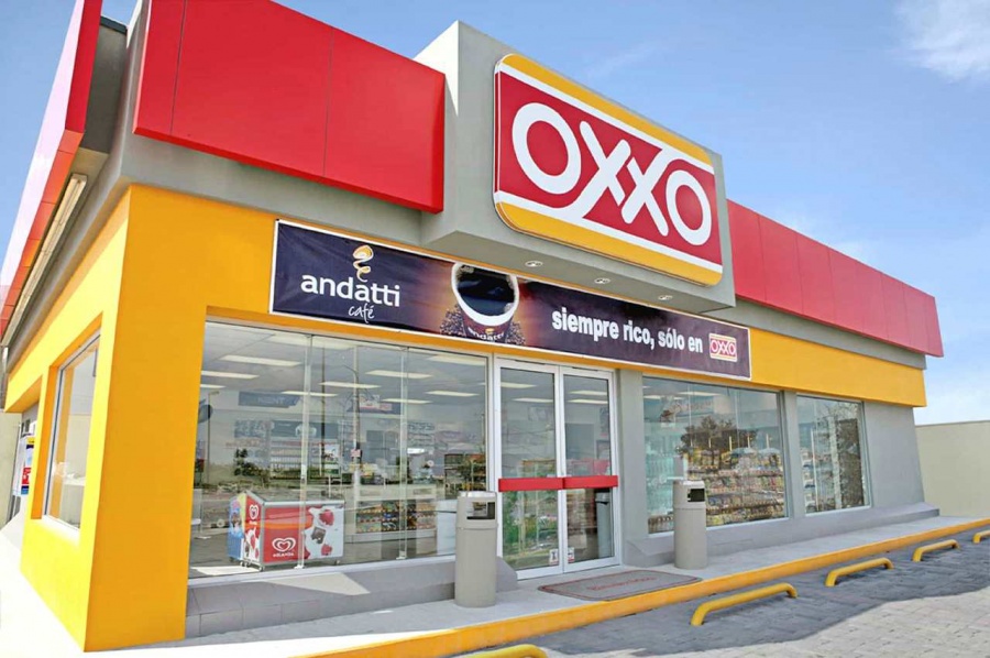 Tiendas Oxxo reabren en Nuevo Laredo