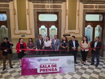 Reabren sala de prensa municipal en homenaje a periodistas fallecidos