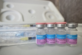 Absorbe vacunación recurso federal  destinado a salud pública en Puebla