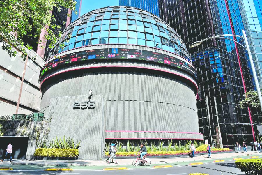 Lunes negro pega a peso y BMV; tocan sus niveles m&aacute;s bajos desde 2017 y 2008