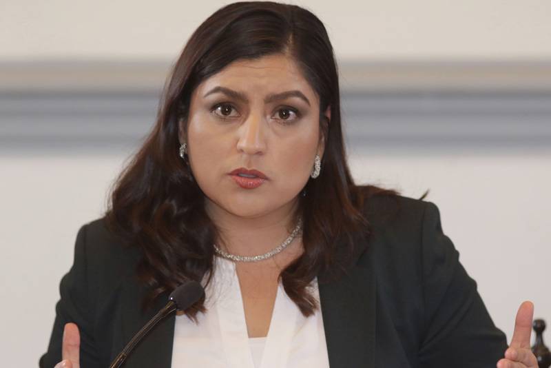 ...suspenden tr&aacute;mites en el caso