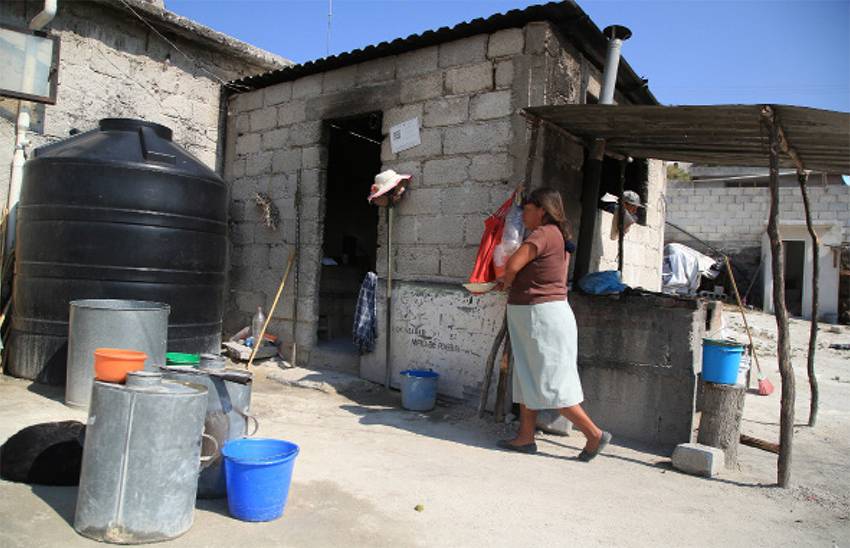 El pueblo de los tinacos vacíos
