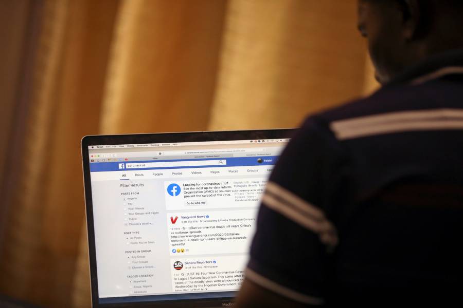 Facebook da v&iacute;a libre a la manipulaci&oacute;n pol&iacute;tica: exempleada