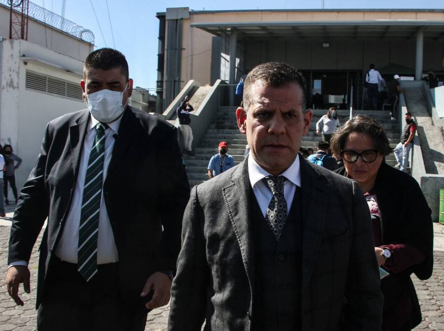 Robles acusa a Videgaray de orquestar desvíos: abogado