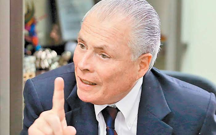 Honoris causa fue un “montaje”, dice gobernador sobre abogado Velázquez Evers