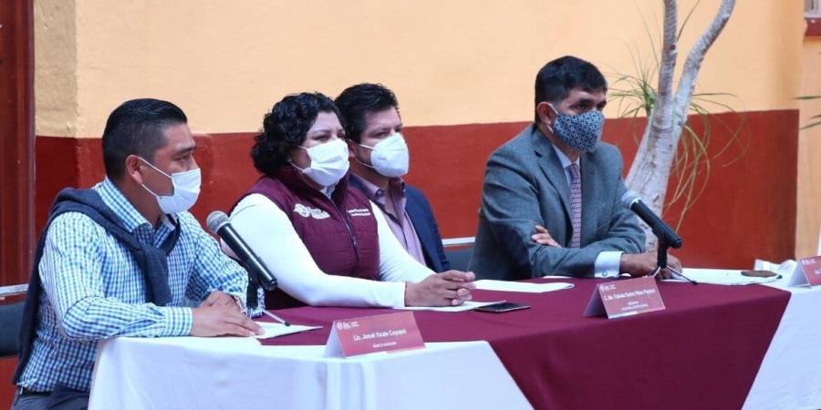 Karina P&eacute;rez Popoca celebra la devoluci&oacute;n de terrenos expropiados por el morenovallismo