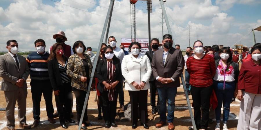 Coloca Karina P&eacute;rez Popoca la primera piedra del mercado municipal de San Andr&eacute;s Cholula
