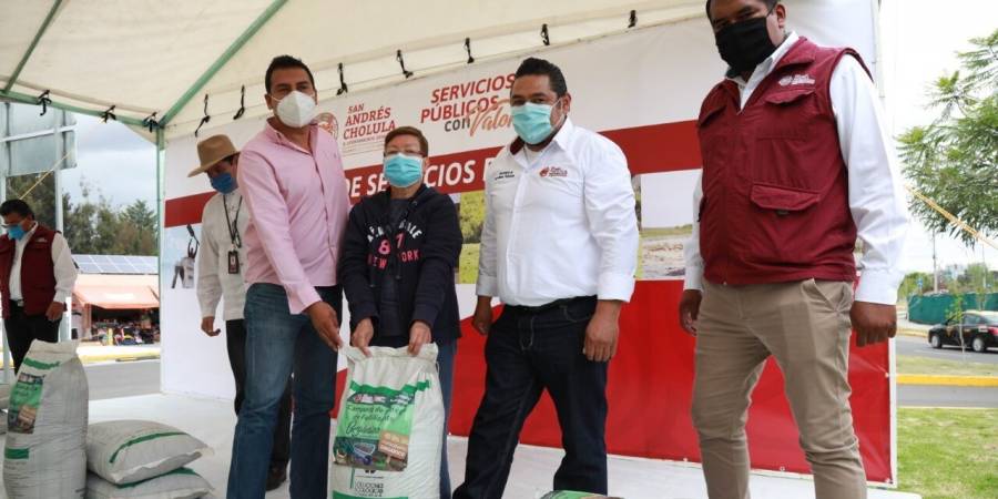 Entrega San Andr&eacute;s fertilizante org&aacute;nico a fraccionamientos del municipio