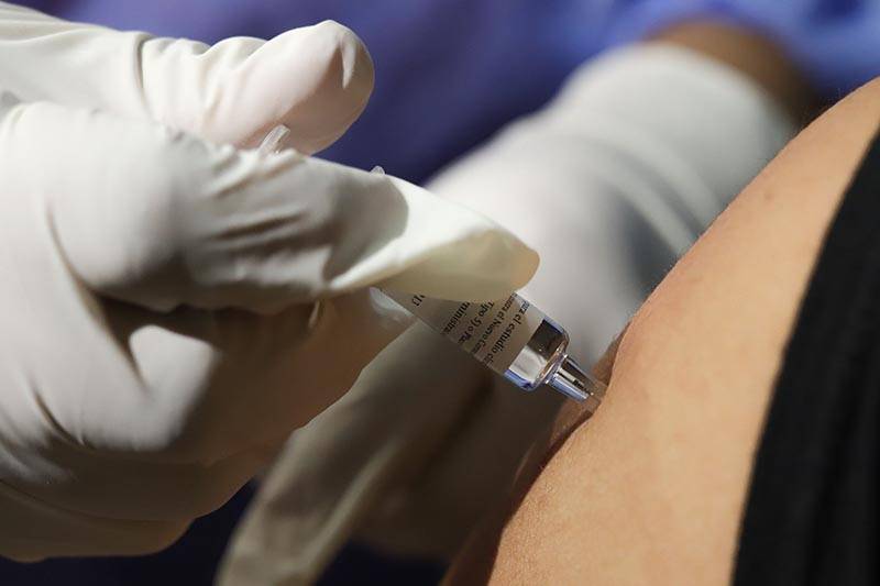 Medidas con base en decisiones locales: Barbosa; comenzará vacunación en sector privado