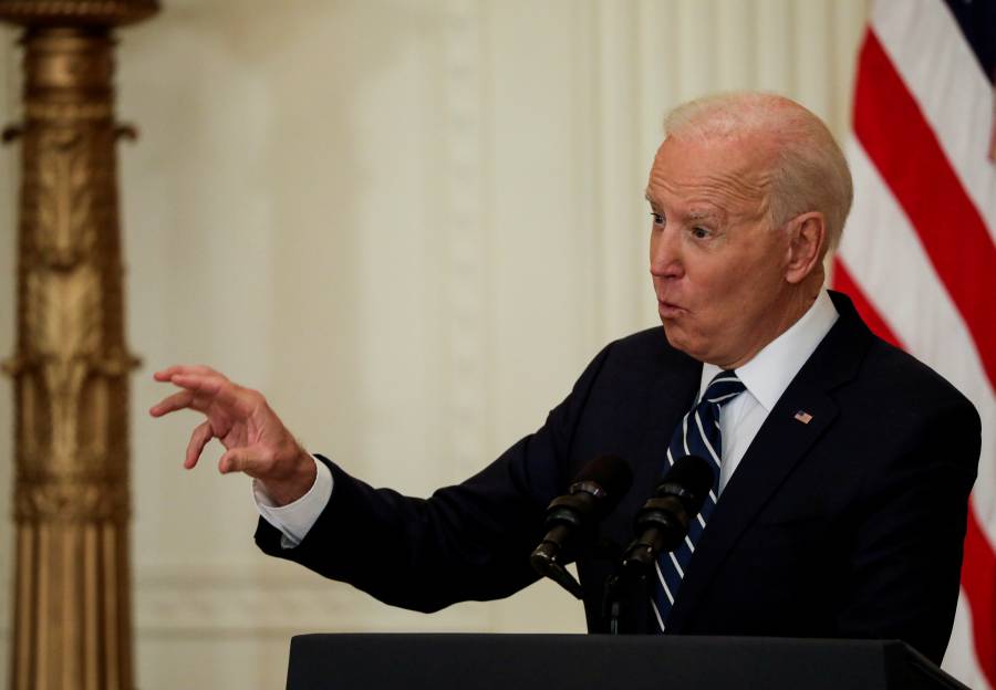 Biden dice que familias migrantes en la  frontera con México serán devueltas