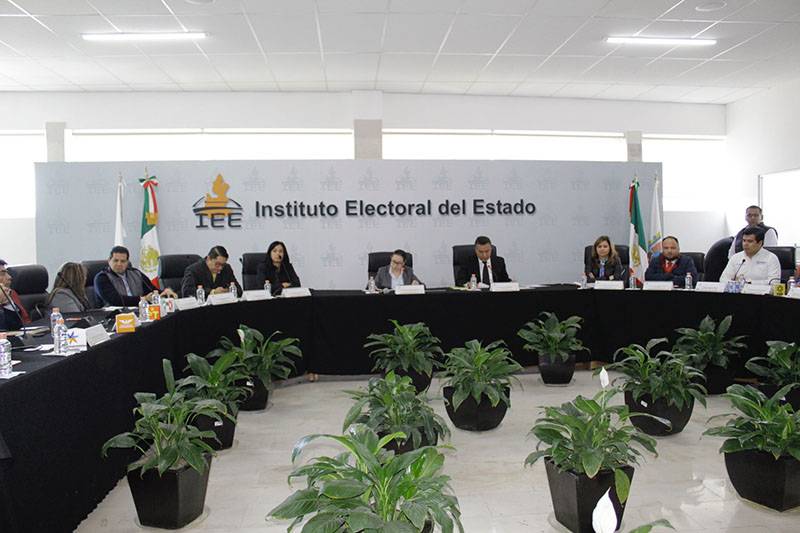 Colapsa registro de candidatos en IEE y retrasa arranque de campañas en Puebla