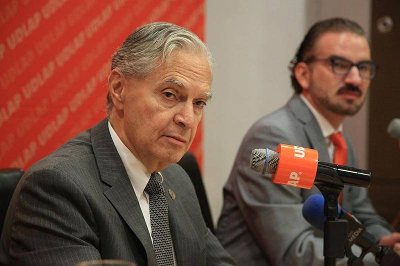 Derbez y empleados crean sociedad con abogados de la familia Jenkins
