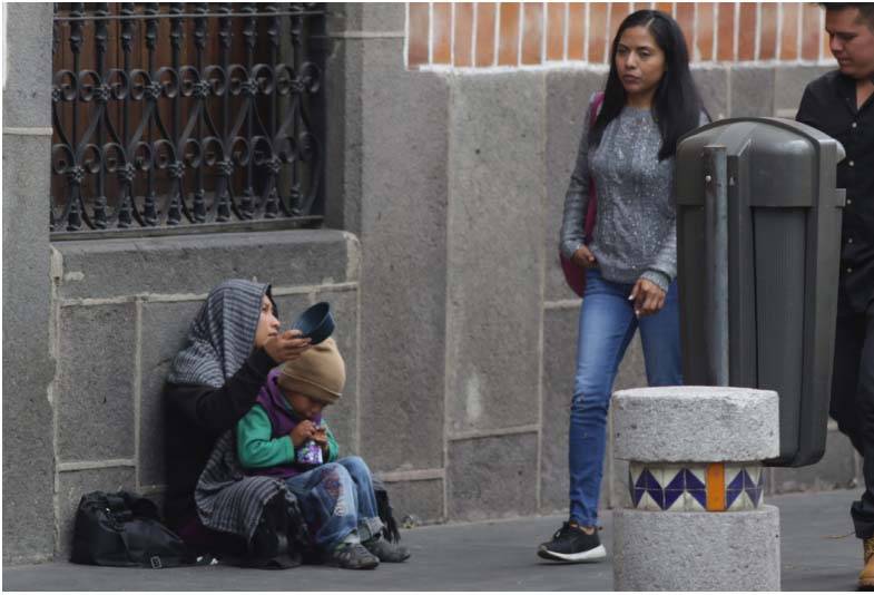 Covid hunde a poblanos: Medio millón padecen pobreza multidimensional