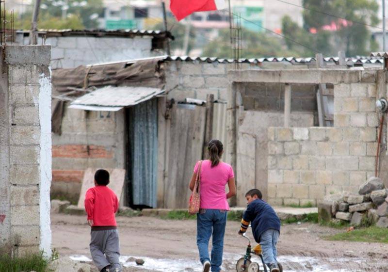 Cinco municipios poblanos ahogados en la pobreza