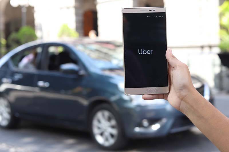 Uber desafía regulación de tarifas en Puebla