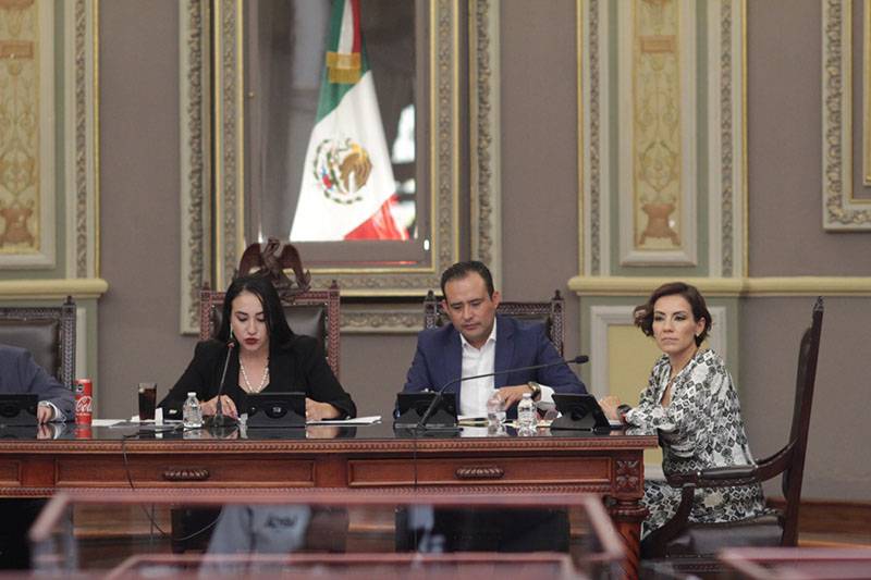 Recibe Congreso paquete de iniciativas del Gobernador de Puebla