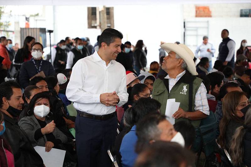 Lalo Rivera avanza en regularización de tierras