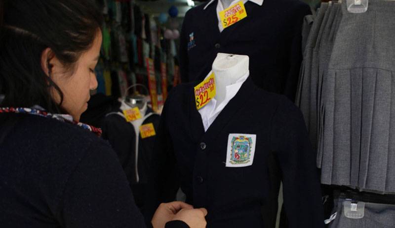 Gobernador garantiza uniformes escolares de calidad