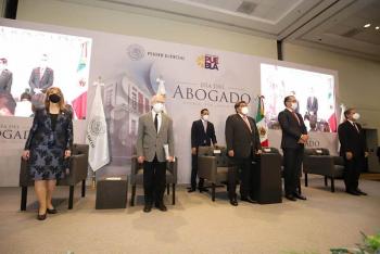 Piden a abogados consolidar un sistema pol&iacute;tico y jur&iacute;dico