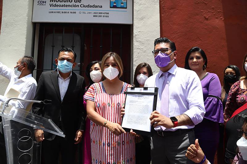 Interpone Néstor Camarillo queja en la CDH Puebla contra la gobernadora de Campeche