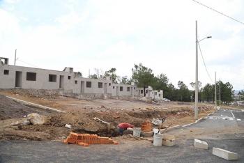 Damnificados de Xochimehuacan habitar&iacute;an casas en agosto