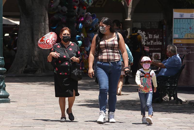 Inicia descenso de contagios de Covid-19 en Puebla