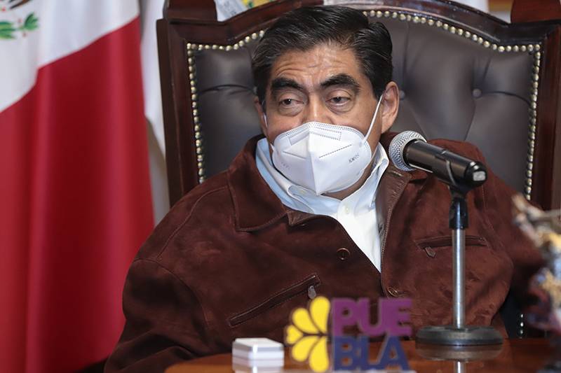 Gobernador pide a ediles no sentirse dueños de municipios