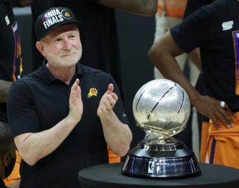 NBA | Dueño de los Phoenix Suns anuncia la venta del equipo