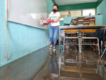 Lluvia y sismos afectaron escuelas poblanas