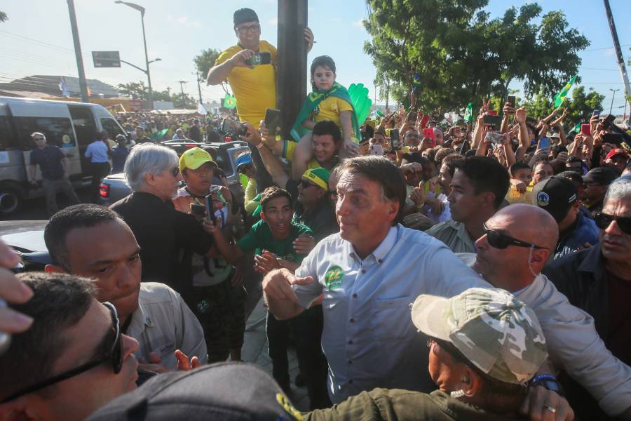 Bolsonaro y Lula se enfrentan en el primer debate hacia el balotaje en ...
