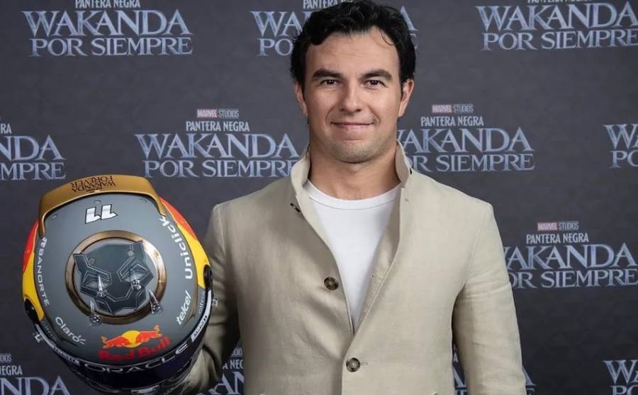 F1: “Checo” Pérez presenta su casco de Black Panther con el que correrá en el GP de Brasil
