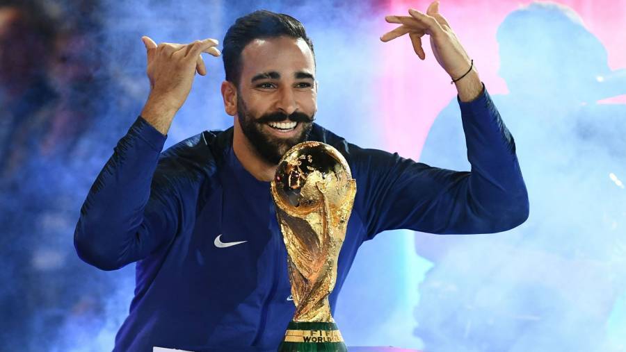 Adil Rami arremete contra Dibu Martínez: 