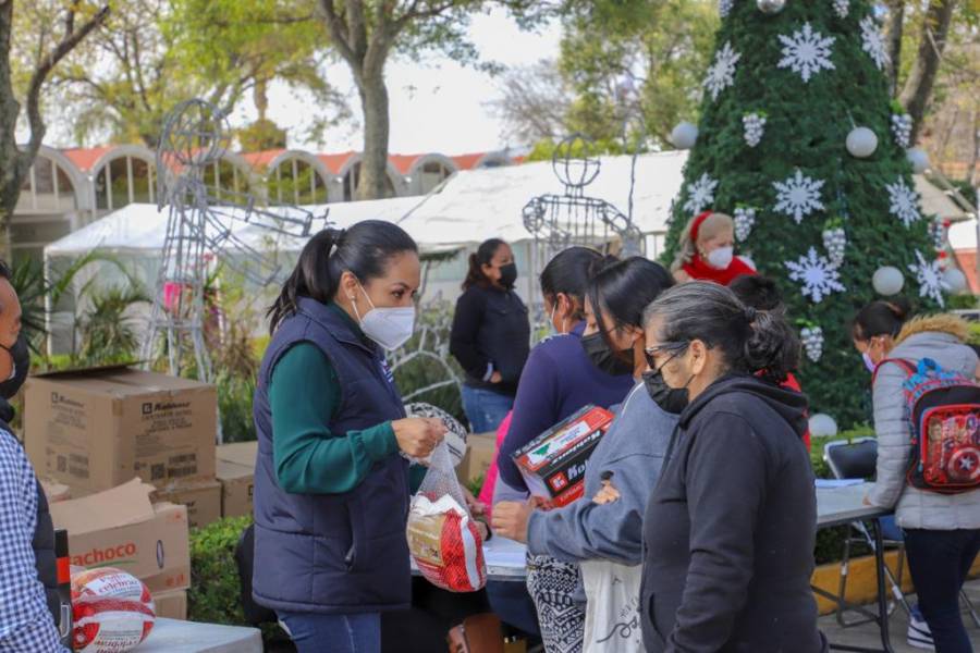 Entregan apoyos a 250 recolectores voluntarios