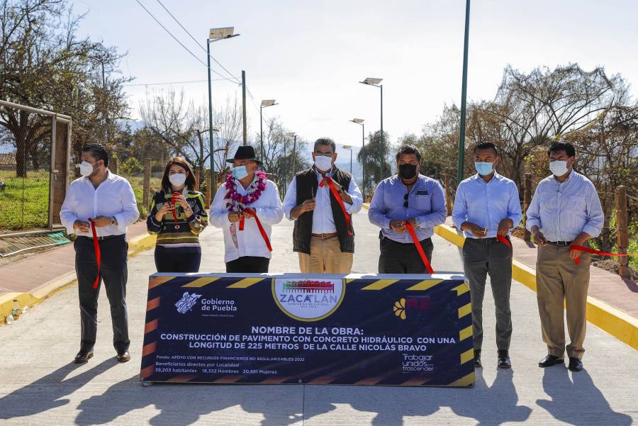 Para mejorar la movilidad, Gobierno estatal inaugura pavimentación de calles en Zacatlán