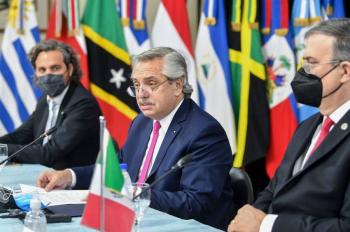Marcelo Ebrard llega a la Cumbre de la Comunidad de Estados Latinoamericanos y Caribeños