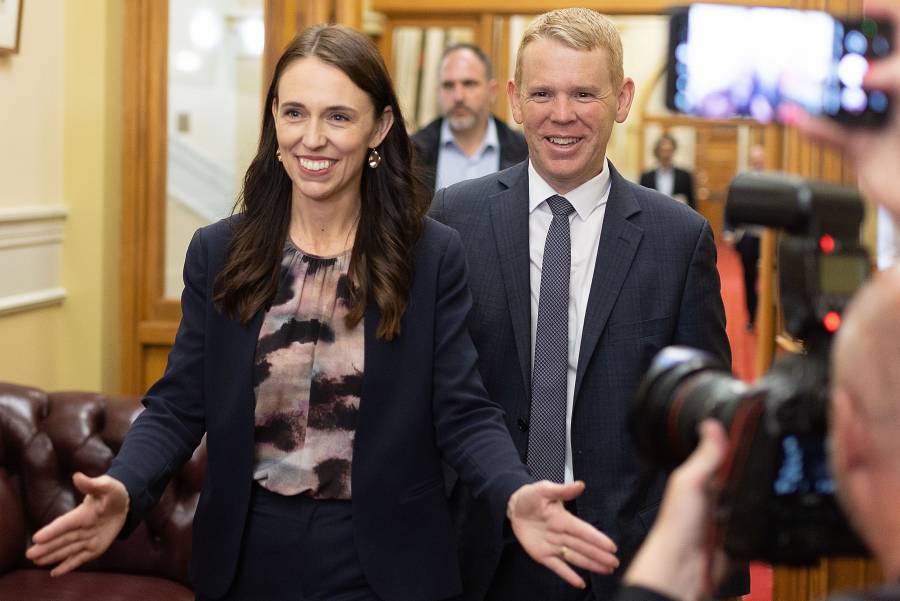 Jacinda Ardern deja el gobierno de Nueva Zelanda en ceremonia oficial