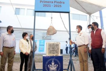 Colocan primera piedra para edificios en sedes del Complejo Regional Centro de la BUAP