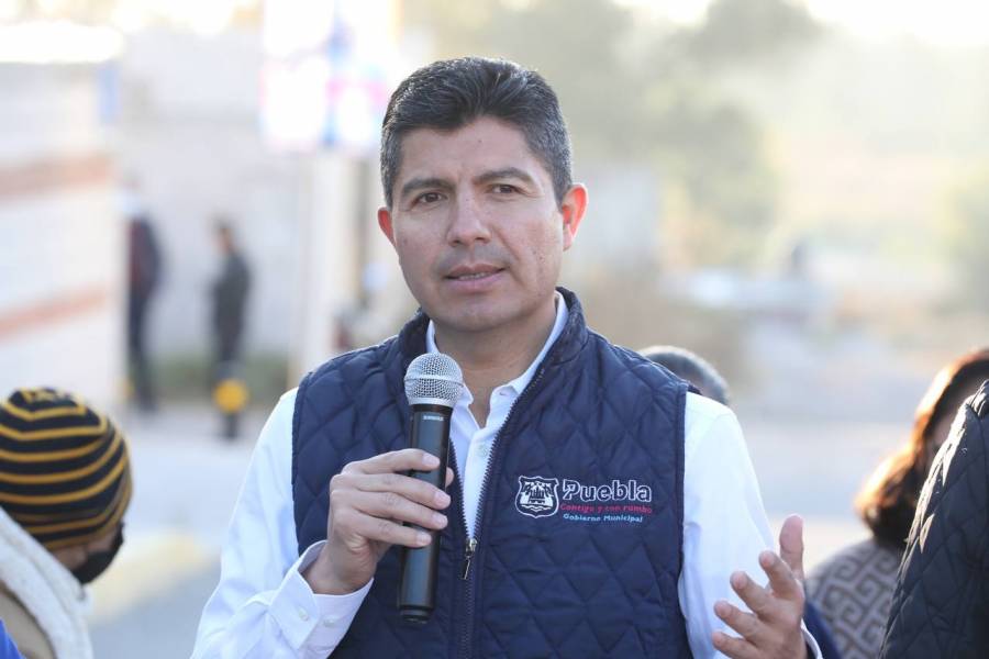Ilumina Eduardo Rivera colonias del sur de Puebla