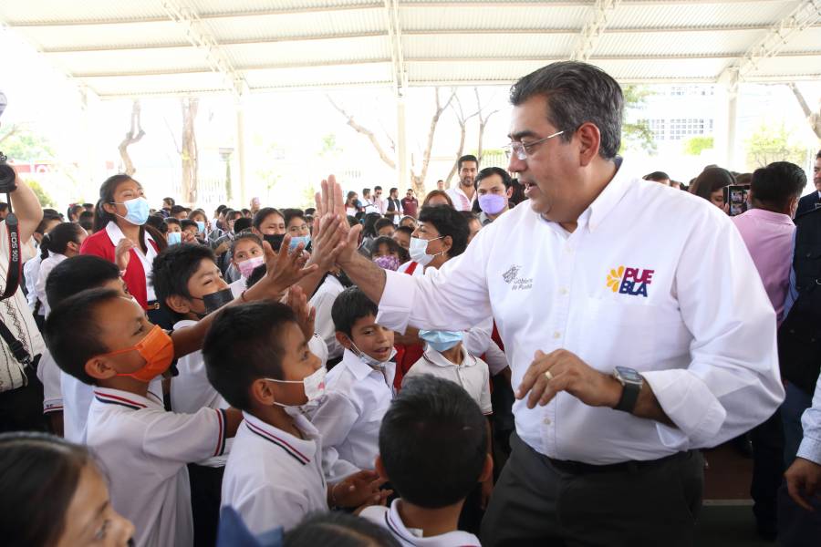 Con mejoramiento de escuelas, gobierno de Puebla contribuye al desarrollo educativo de poblanos: Sergio Salomón