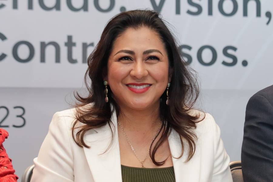 Reitera Nadia Navarro su interés por buscar la gubernatura