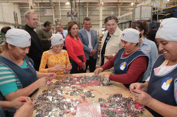 Gabriela Bonilla y Grupo ALZE buscan oportunidades para grupos del SEDIF