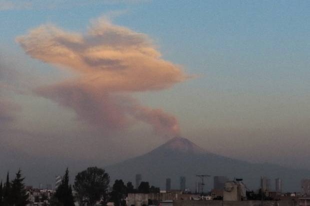 Secretaría de Salud de Puebla inicia en municipios aleñados al Popocatépetl  investigación sobre las enfermedades relacionadas a la ceniza volcánica.