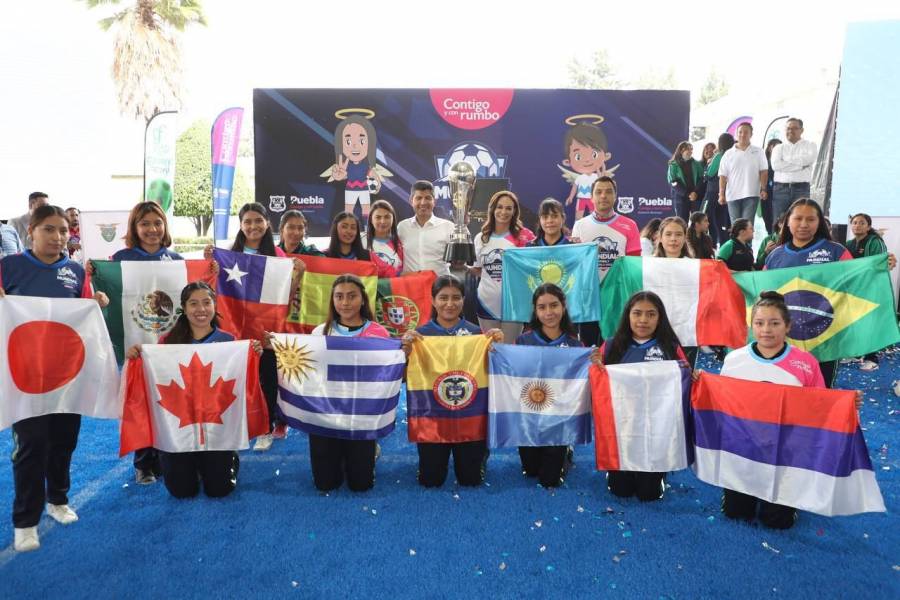 Trofeo del Campeonato mundial de fútbol 7 en Puebla comienza gira