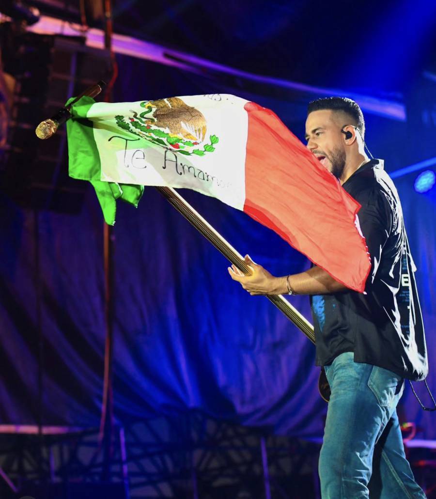 Romeo Santos arrasa y cierra gira en México con 220 mil fans en siete