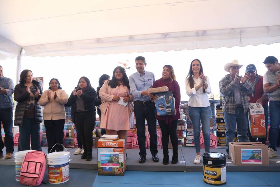 Ayuntamiento de Puebla entrega apoyos a emprendedores y productores ...