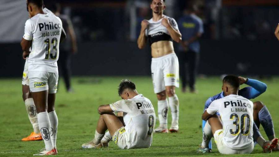 Santos, club de Pelé y Neymar, desciende por primera vez