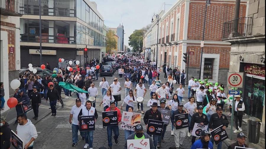 Trabajadores de la CTM marchan para exigir la reducción a 40 horas de ...