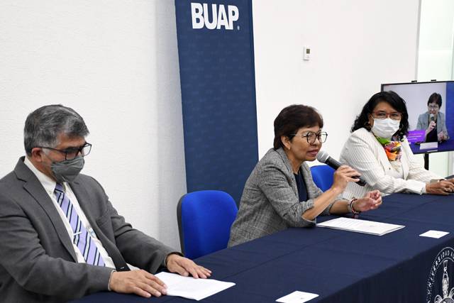 BUAP visibiliza la labor de las científicas