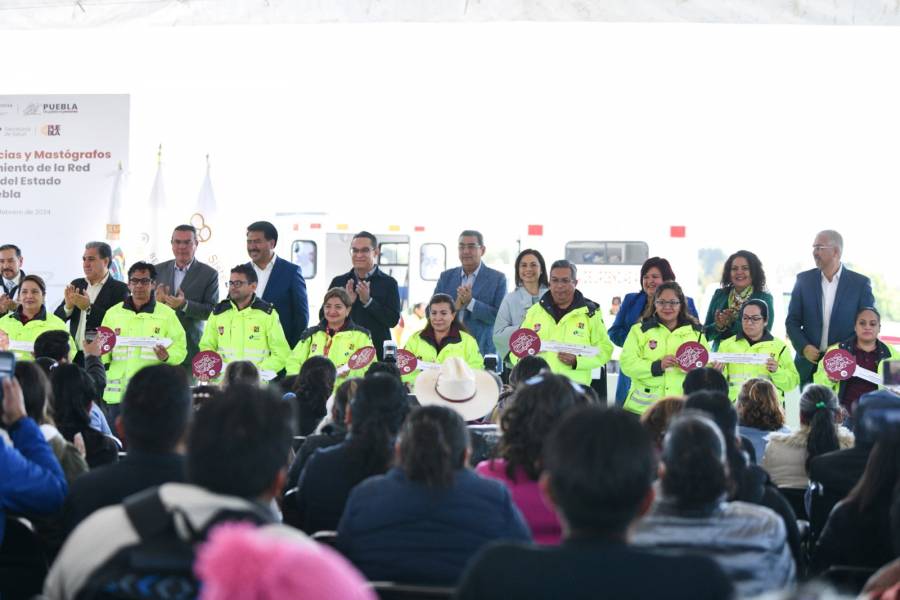 Beneficiencia Pública entrega ambulancias y mastógrafos